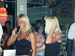 Bora People Couple Blonde - Cap d' Agde - Night Club - Discotheque