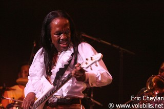 Earth Wind And Fire - Concert Le Zenith (Paris)