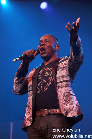 Earth Wind And Fire - Concert Le Zenith (Paris)