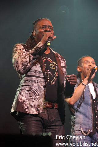 Earth Wind And Fire - Concert Le Zenith (Paris)