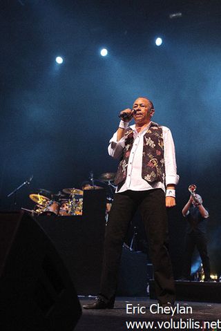 Earth Wind And Fire - Concert L' Olympia (Paris)