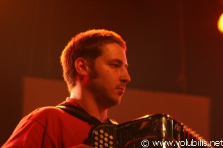 Les Hurlements d'Léo - Concert L' Omnibus (Saint Malo)