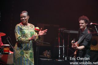 Mamani Keita - Concert Folies Bergère (Paris)