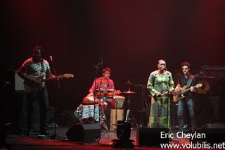 Mamani Keita - Concert Folies Bergère (Paris)