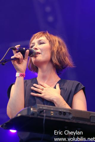 Mina Tindle - Concert Festival Oui FM (Paris)