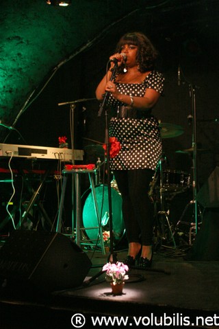 Nina Kerkena - Concert Le Sentier des Halles (Paris)