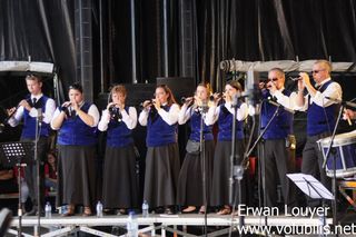 Les Souilles de Fond de Cale & Le Bagad de Plouha - Chant de Marin 2017