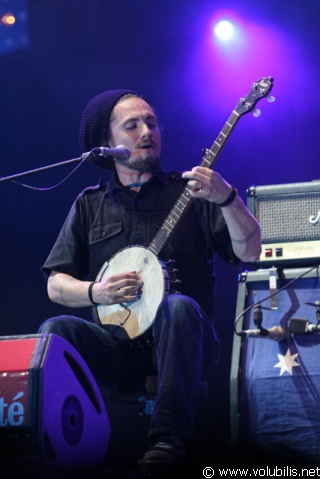 The John Butler Trio - Festival Fete de l' Huma 2007