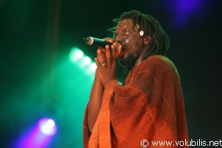 Tiken Jah Fakoly - Festival La Fete de l' Huma 2005