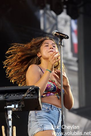  Izia - Festival FNAC Live 2015