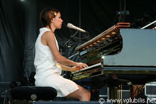 Emily Loizeau - Festival Les Vaches Au Gallo 2007