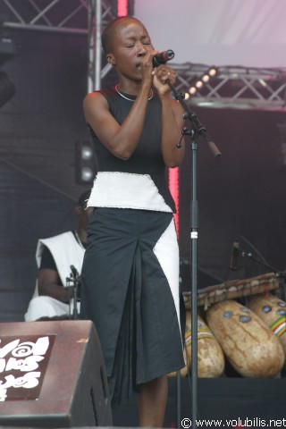 Rokia Traoré - Festival Les Vieilles Charrues 2004