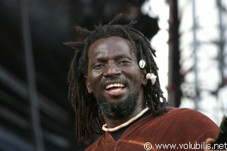 Tiken Jah Fakoly - Festival Les Vieilles Charrues 2005