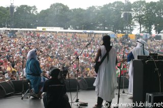 Tinariwen - Festival Les Vieilles Charrues 2005