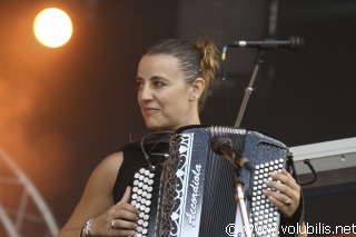 Olivia Ruiz - Festival Les Vieilles Charrues 2006