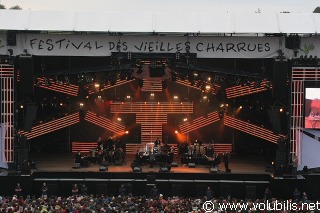 Charles Aznavour - Festival Les Vieilles Charrues 2007