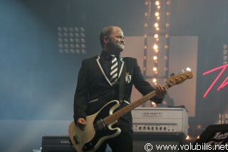 The Hives - Festival Les Vieilles Charrues 2008