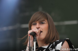 Yelle - Festival Les Vieilles Charrues 2008