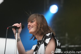 Yelle - Festival Les Vieilles Charrues 2008