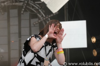 Yelle - Festival Les Vieilles Charrues 2008