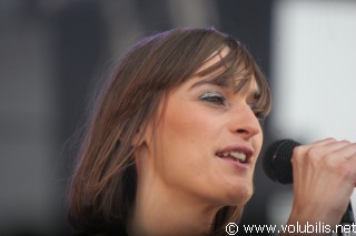 Yelle - Festival Les Vieilles Charrues 2008