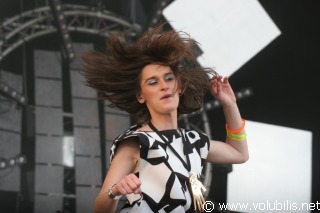 Yelle - Festival Les Vieilles Charrues 2008