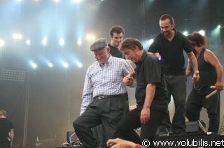 Les Freres Morvan & Les Tambours du Bronx - Festival Les Vieilles Charrues 2009