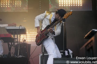 Misteur Valaire - Festival Les Vieilles Charrues 2011