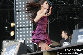 Olivia Ruiz - Festival Les Vieilles Charrues 2011