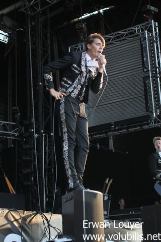 The Hives - Festival Les Vieilles Charrues 2013