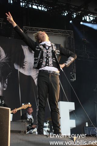 The Hives - Festival Les Vieilles Charrues 2013