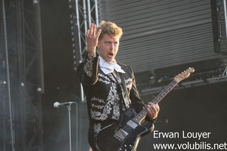 The Hives - Festival Les Vieilles Charrues 2013