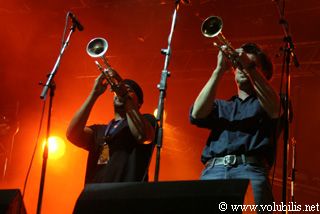 Calexico - Festival Les Vieilles Charrues 2003