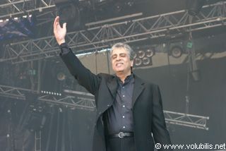 Enrico Macias - Festival Les Vieilles Charrues 2003