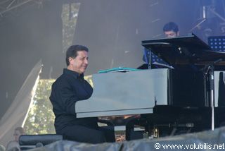 Enrico Macias - Festival Les Vieilles Charrues 2003