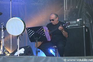 Enrico Macias - Festival Les Vieilles Charrues 2003