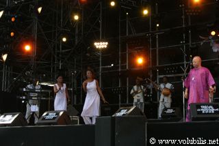 Salif Keita - Festival Les Vieilles Charrues 2003