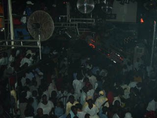 people Cristal Palace Chez Alex's Exterieur - Cotonou - Benin - Night Club - Discotheque