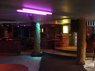 Piste Vide - Bora - Le Cap d' Agde - Night Club - Discotheque