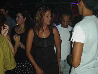 Bora People Fille Célibataire - Cap d' Agde - Night Club - Discotheque