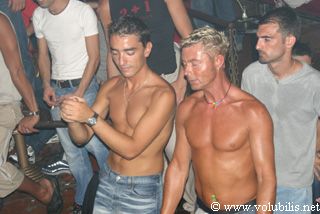 La Villa Rouge Couple Mecs - Montpellier - Ambiance - Night Club - Discotheque
